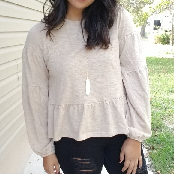 DE LA CREME CREAM RUFFLE MARLED TOP PUFF - Picture 10 of 12